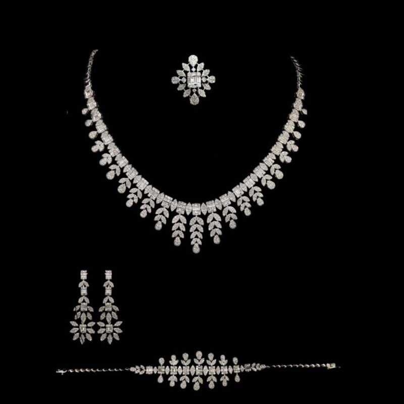 LINA NECKLACE