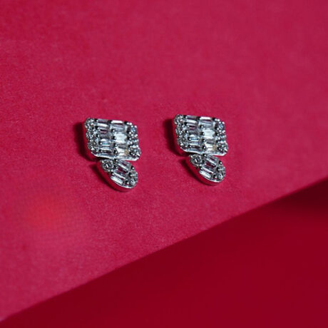 LUNA HOOPS EARRING