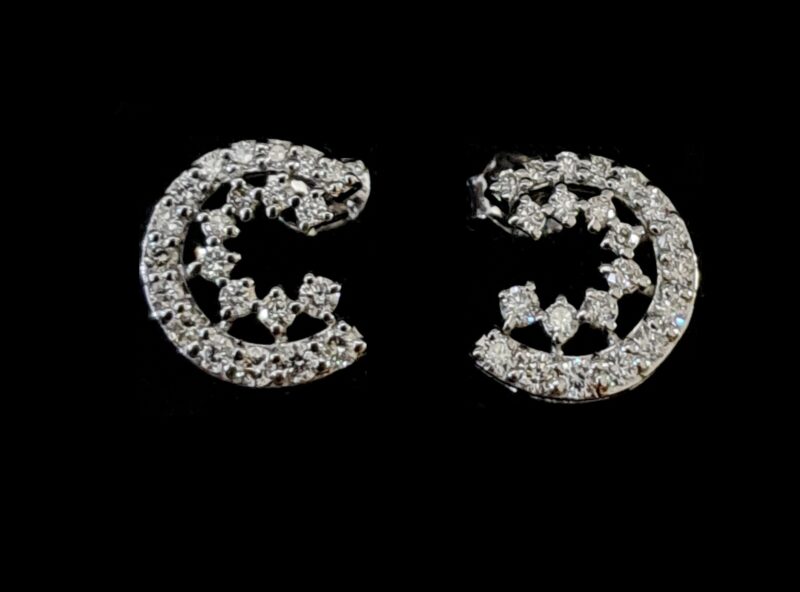 MOON DIAMOND STUD