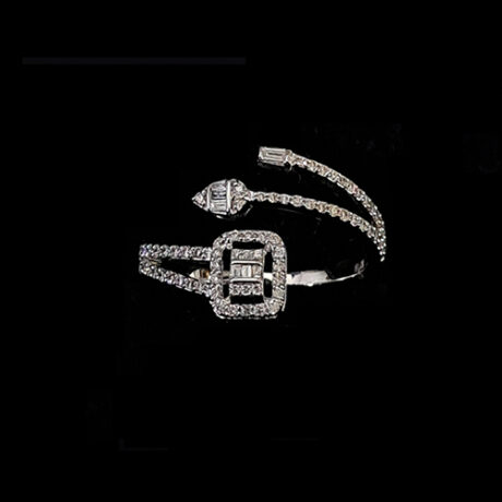 EMPRESS GRACE EARRING