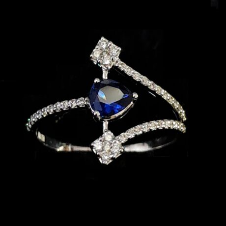 TRI-LINEAR GEMSTONE RING