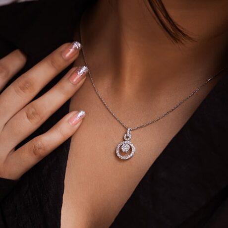 AMIRA PENDANT WITH CHAIN